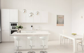 Mirseliz Белый лофт в стиле минимализм