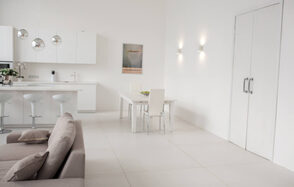 Mirseliz Белый лофт в стиле минимализм