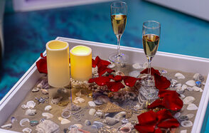 Kino Leto Стилизованный зал с большим экраном