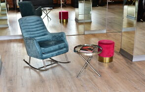 Adornos Loft Лофт с зеркальными колоннами