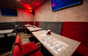 One Bar. Оборудованный караоке-лофт 