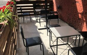 Лофт с панорамными окнами и верандой