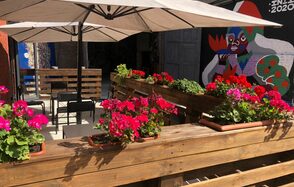 Лофт с панорамными окнами и верандой