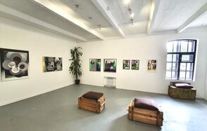 Лофт с панорамными окнами и верандой