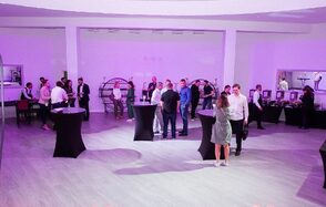 Министерство кейтеринг Белый зал со сценой