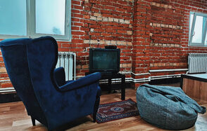 Лофт в стиле унца-унца с выходом на крышу