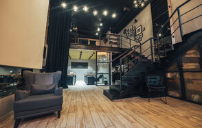 Стилизованный лофт с граммофоном