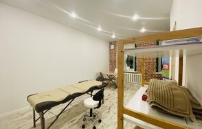 Центр развития "Духовная пища". Массажная комната с отдельным санузлом с душевой