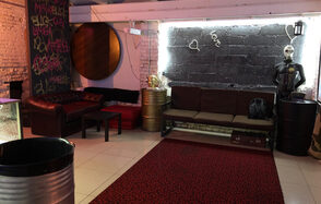 Камерный лофт с манекенами