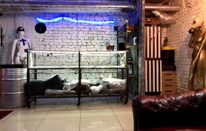 Камерный лофт с манекенами