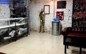 Камерный лофт с манекенами