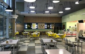 Кулинар Лофт-кафе с высокими потолками