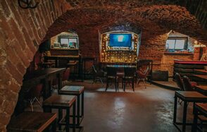 Караоке-бар ШКАФ. Караоке-лофт со сводчатыми потолками