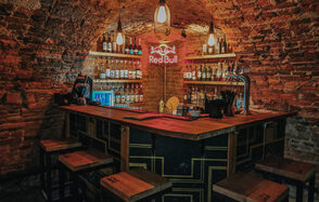 Караоке-бар ШКАФ. Караоке-лофт со сводчатыми потолками