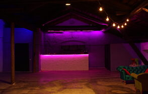 Conductor Lofts в мансарде с огромным танцполом