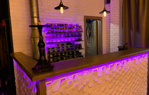 Арт-пространство с отдельным входом и барной стойкой