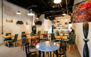 B&B Bradu bar Лофт-бар с панорамными окнами