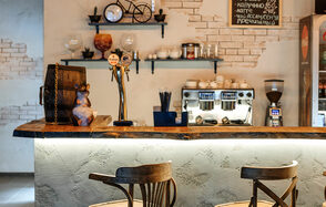 B&B Bradu bar Лофт-бар с панорамными окнами