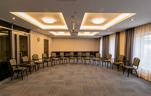 Оборудованный конференц-зал