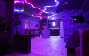 Лофт с атмосферой неона в центре Москвы