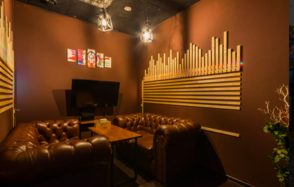 King Palace King Palace Лаунж-бар с кожаными диванами