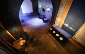 Дизайнерский лофт с высокими потолками