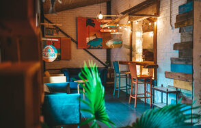 Surf House (Сёрф Хаус). Двухуровневая тематическая студия