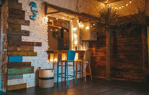 Surf House (Сёрф Хаус). Двухуровневая тематическая студия