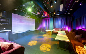 Зеркальный Лофт с Караоке и светомузыкой