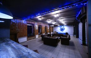 Just Loft на Бауманской. Барная стойка. Диваны. Проектор