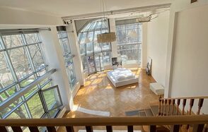 Просторная фотостудия с несколькими залами 