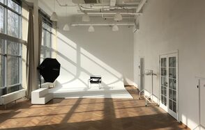 Просторная фотостудия с несколькими залами 