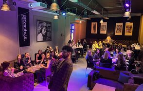 Linza зал со сценой