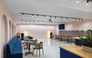 Стилизованный лофт в сине-розовых оттенках