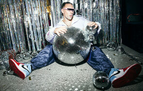 Стилизованный лофт в сине-розовых оттенках