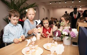 Стилизованный лофт в сине-розовых оттенках