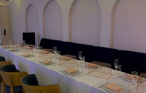 Стилизованный лофт в сине-розовых оттенках