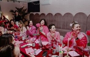 Стилизованный лофт в сине-розовых оттенках