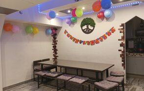 Уютный лофт с меловой стеной