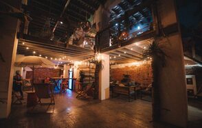 Двухуровневый лофт в гавайском стиле с верандой