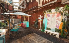 Двухуровневый лофт в гавайском стиле с верандой