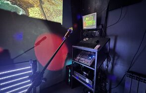 Музыкальный лофт на Тульской. Напольная светомузыка для диско вечеринки.