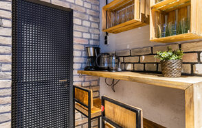 VR Home Уютный лаундж-зал с караоке 