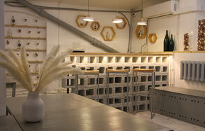 Светлый лофт с авторским дизайном