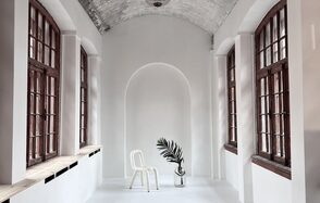 Панорамный белый лофт