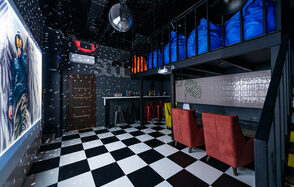 Лофт в стиле диско с двумя этажами 