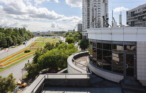 Высота Лофт Панорамный лофт в строгих тонах