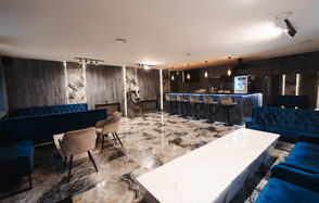 Мраморный лофт для тематических мероприятий