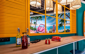 Лофт-зал в пляжном стиле