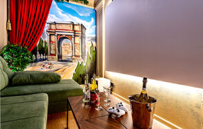 Лофт-зал в стиле старинного города